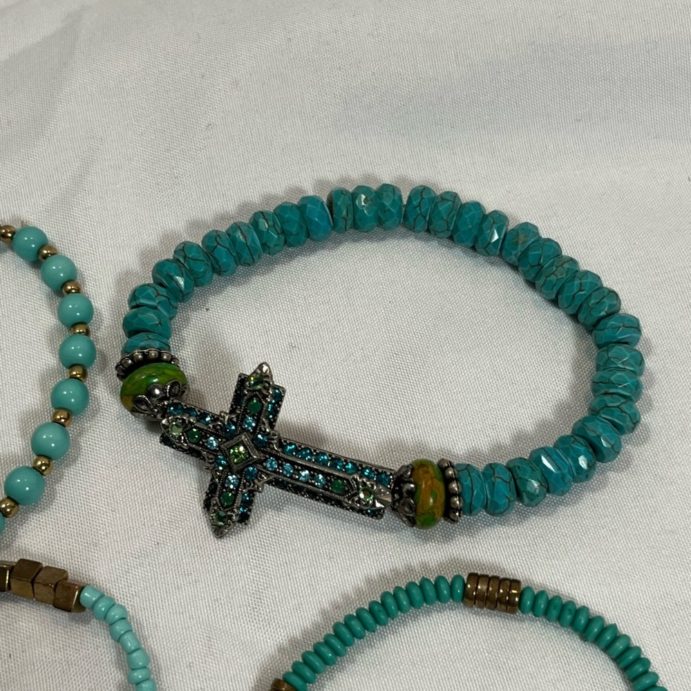 Set of four- turquoise bead bracelets. - Picture 5 of 6